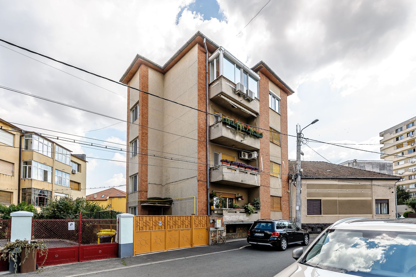 Apartament cu 4 camere LUX, zona Gloria – Pedagogic – Malul Mureșului - Poză 1