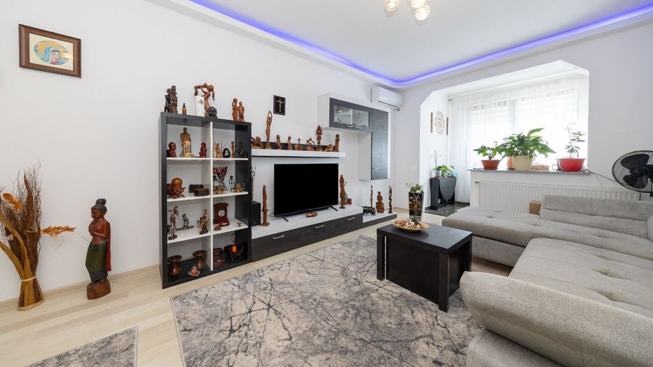 Apartament 3 camere, 82 mp+parcare si boxa-Isaran,Coresi - Poză 2