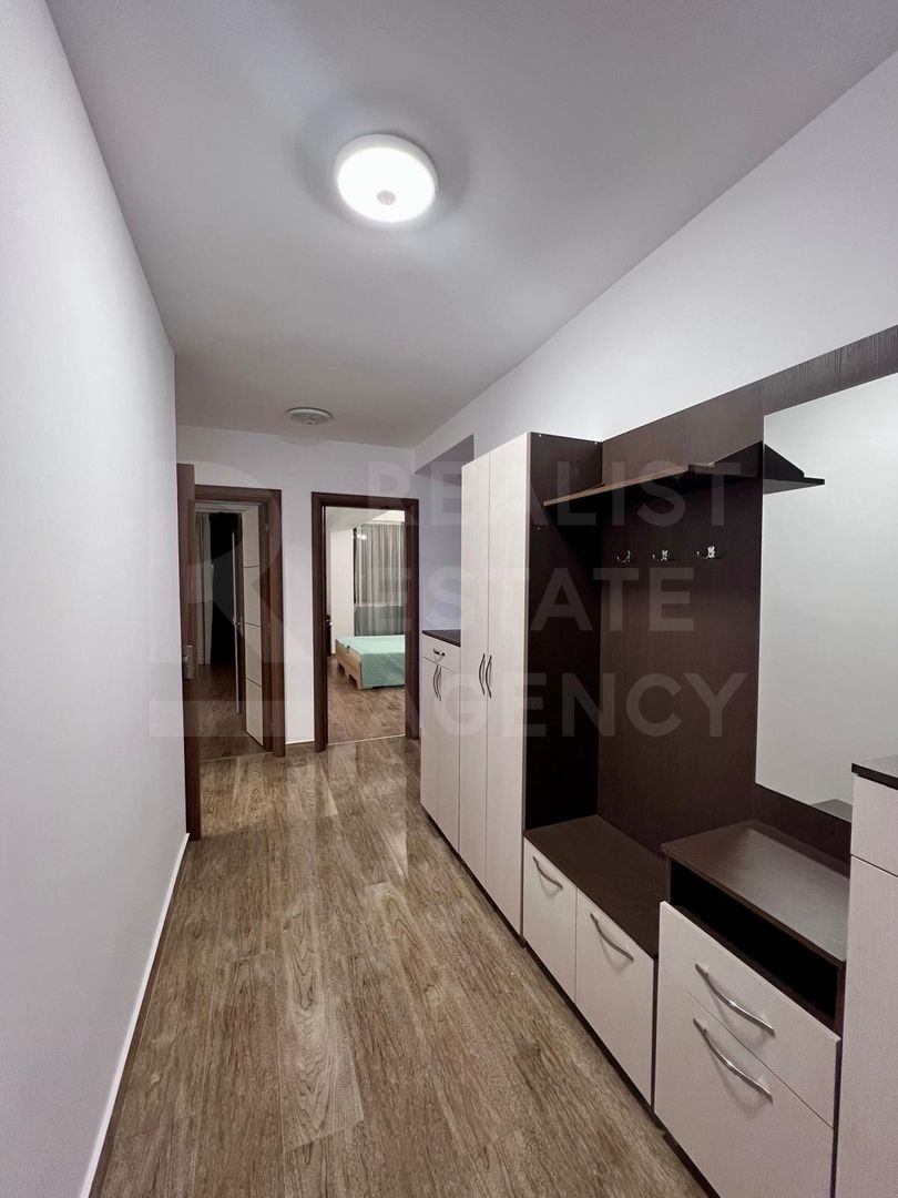 Apartament cu 3 camere – 13 Decembrie, Coresi la 5 minute pe jos. - Poză 5