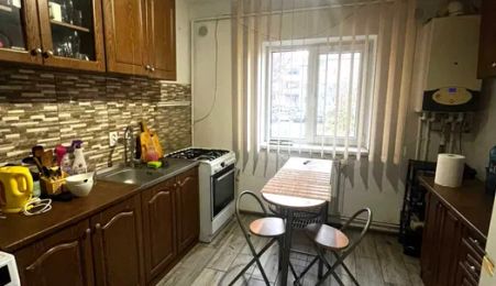 Apartament 3 camere decomandat 80 mp Valea Lupului 89000 euro