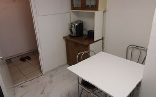 3 camere, situat in Complexul Studentesc, centrala proprie, familie, studenti - Poză 5