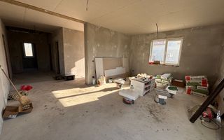 Casa individuala cu 4 camere in Mosnita Noua zona Castel - Poză 12