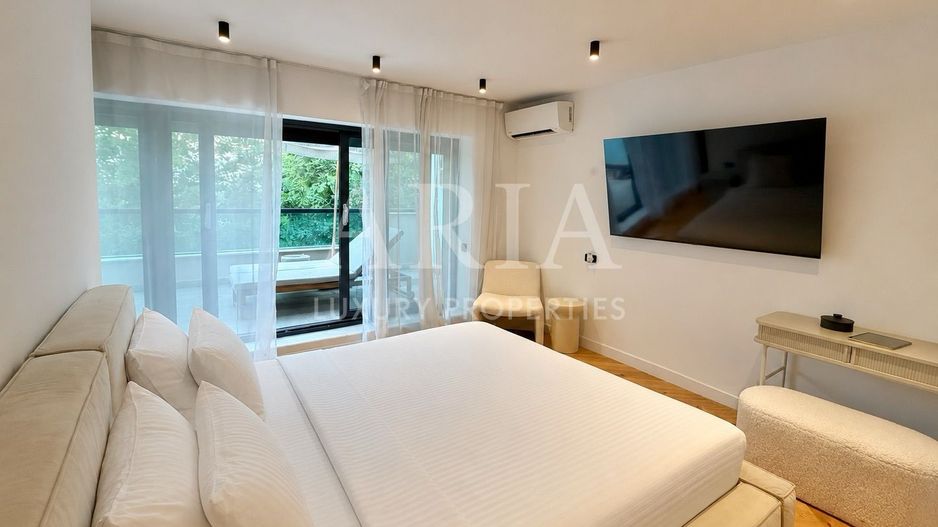 ELEGANT TOWNHOUSE | PRIVATE GARDEN | PANORAMIC TERRACES | - Poză 14