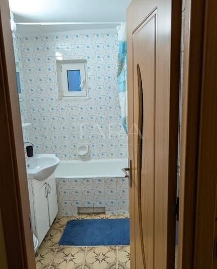 Apartament cu 2 camere decomandate, balcon închis, Piața Zorilor. - Poză 8