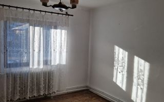 Casă / Vilă cu 3 camere de vânzare în Falticeni - Poză 7