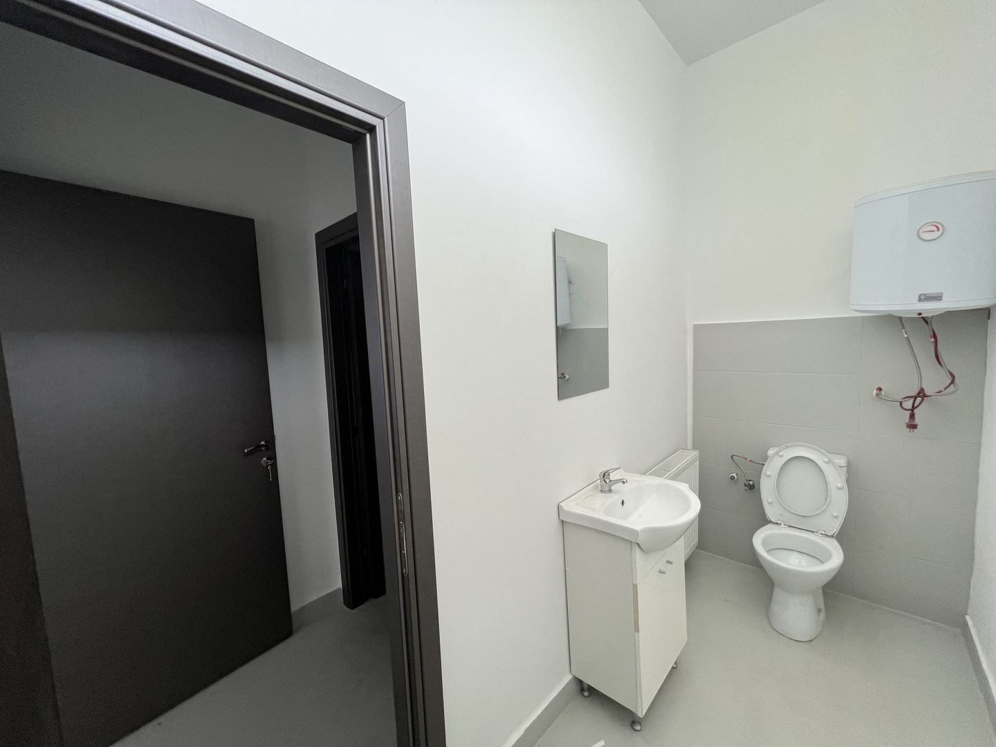 Spatiu comercial mare - Crangasi (aproape de piata, metrou) - Poză 9