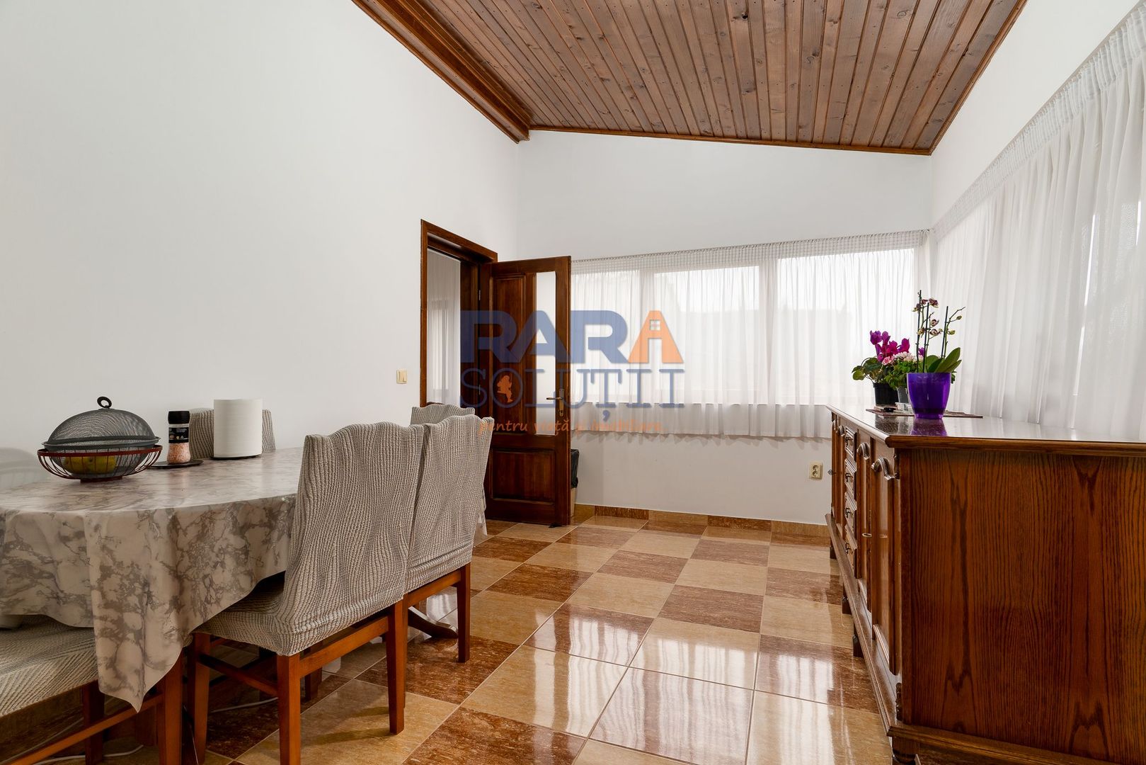 Casă 2013, teren 1366 mp, zonă centrală - Poză 9