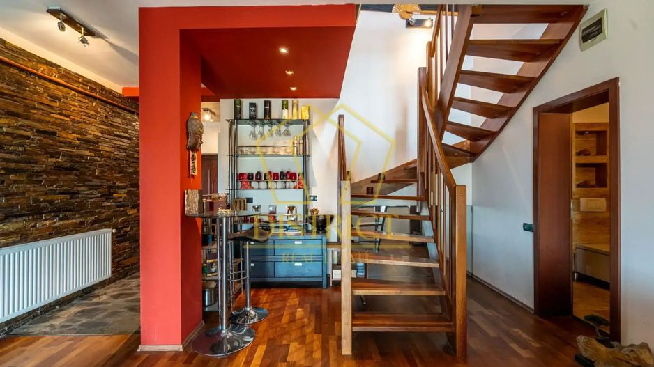 0% COM Apartament cu 3 camere, scara interioara, semineu | Favorit - Poză 4