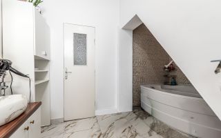 Centrul orașului, spațiu generos 2 camere, str O. Goga. - Poză 10