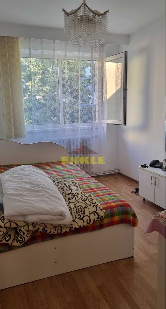 De vanzare apartament cu 3 camere, zona Unirii - Poză 5