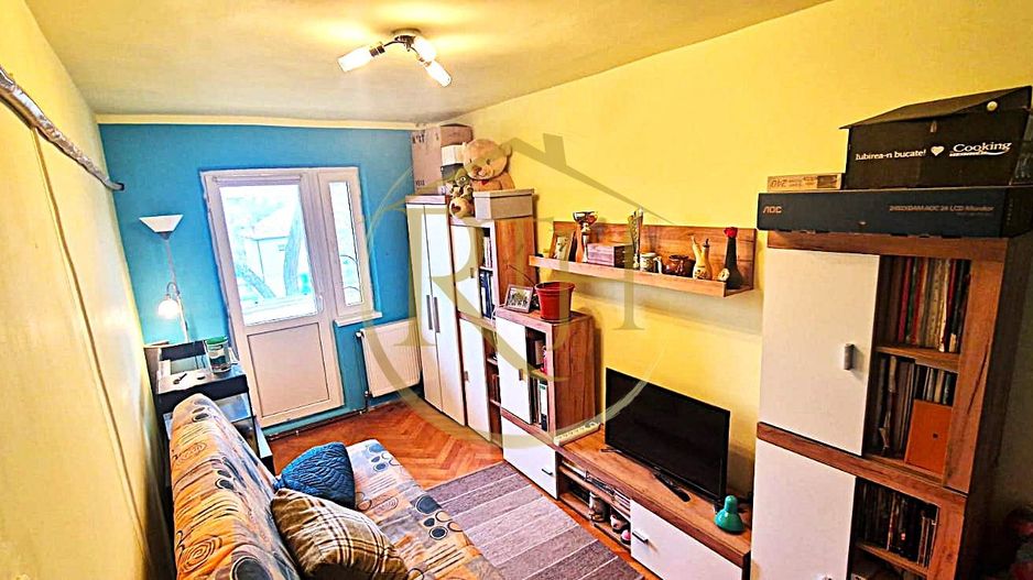 Vand apartament cu 4 camere in zona spitalul judetean,comision ,,0'' - Poză 8