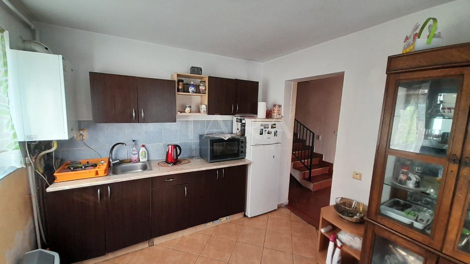 Se vinde casa in Apahida zona bună ! - Poză 2