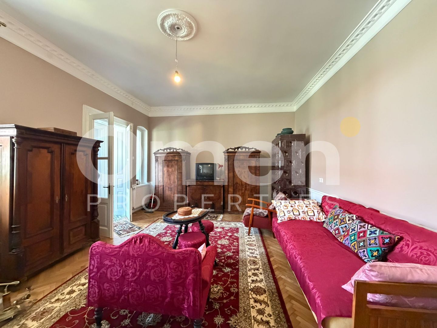 Casa renovata cu curte pentru inchiriere, zona Centrul Vechi - Poză 8