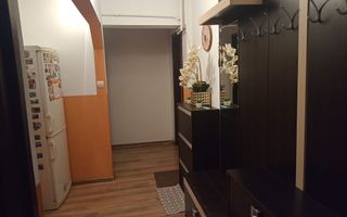 Vând apartament 3 camere - Poză 1