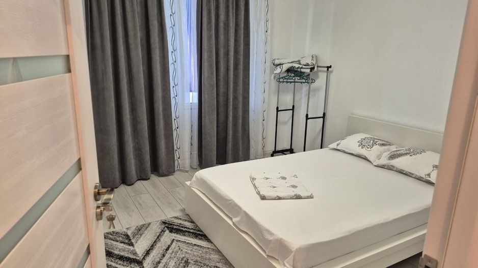 AP. 2 CAMERE RENOVAT, MOBILAT NOU, METROU IN FATA BLOCULUI, COMIS 0% - Poză 1