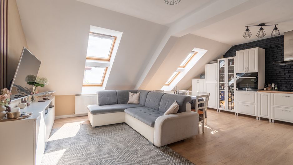 Apartament 3 camere de vanzare Bună Ziua str. Costache Negri Parcare - Poză 1