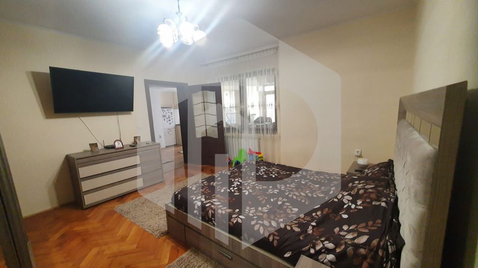 Apartament 2 camere in zona 9 Mai/ Renovat complet+ Pivnita+ curte - Poză 1