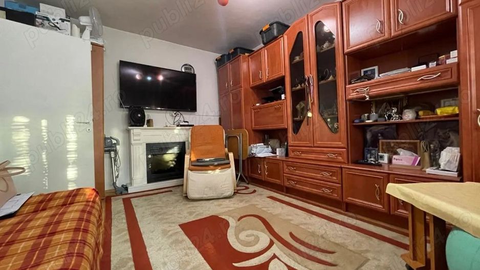 3 camere decomandat Calea Sagului etaj 1 - Poză 1