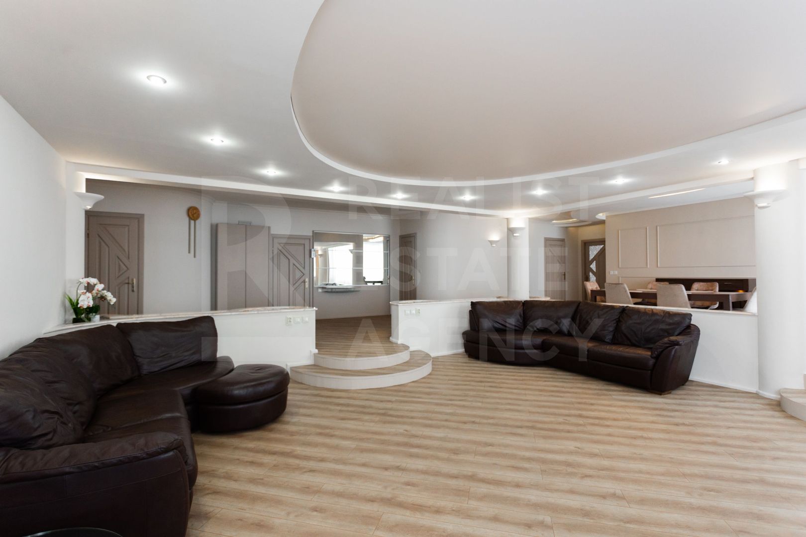 Chirie, apartament, 5 camere, strada Petru Rareș, Centru - Poză 2