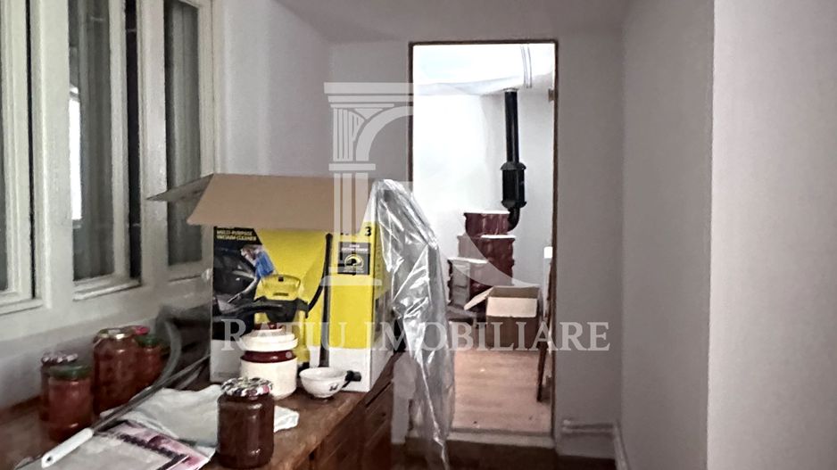 Casa cu anexe si pivniță | Teren intravilan generos | Sannicolau Roman - Poză 11