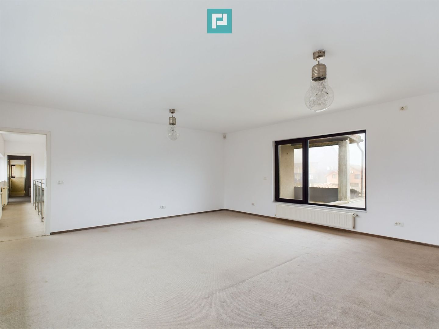 Vilă de lux cu două locuințe, în Dumbrăvița – Locație Excelentă! - Poză 23