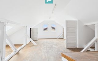 Vilă cu 5 camere pentru investiții în Dumbrăvița - Poză 19