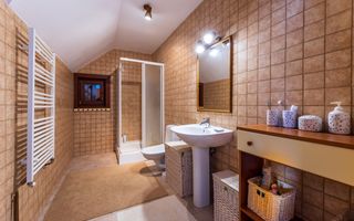 Casă de vacanță în Poiana Mărului. - Poză 13