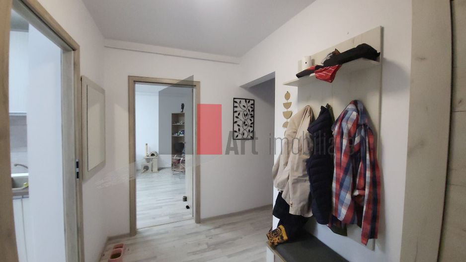 Apartament 3 camere decomandat Trapezului - Poză 3