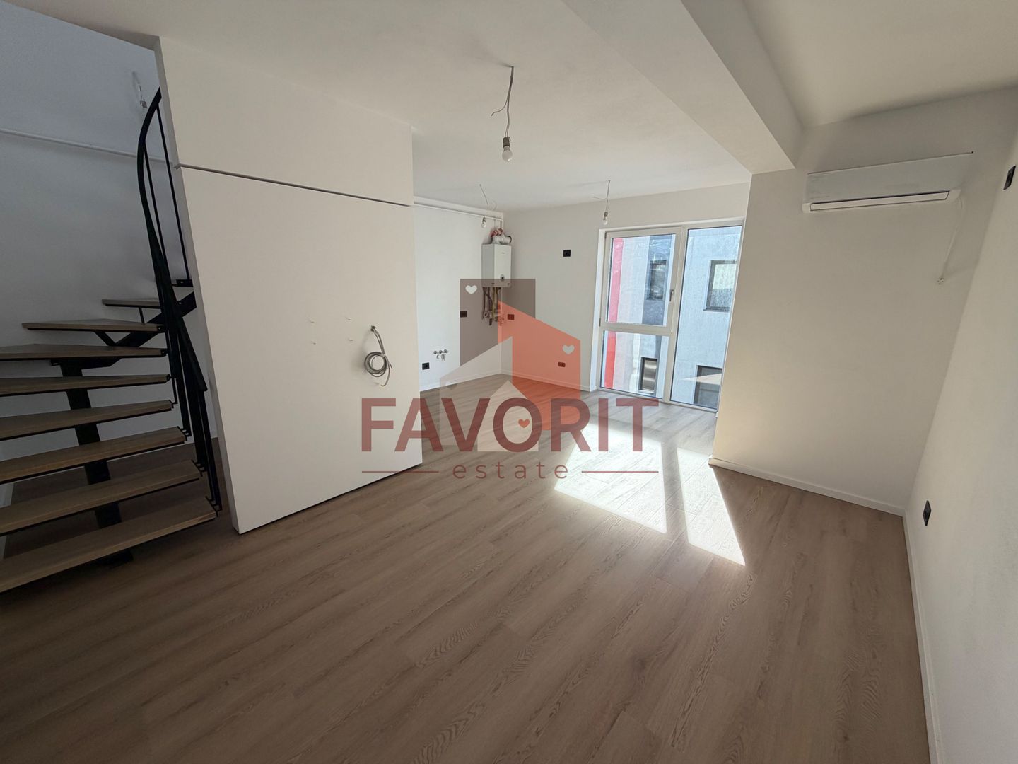 Apartament cu 4 camere pe 2 nivele. 108 mp utili. Comision 0% - Poză 1