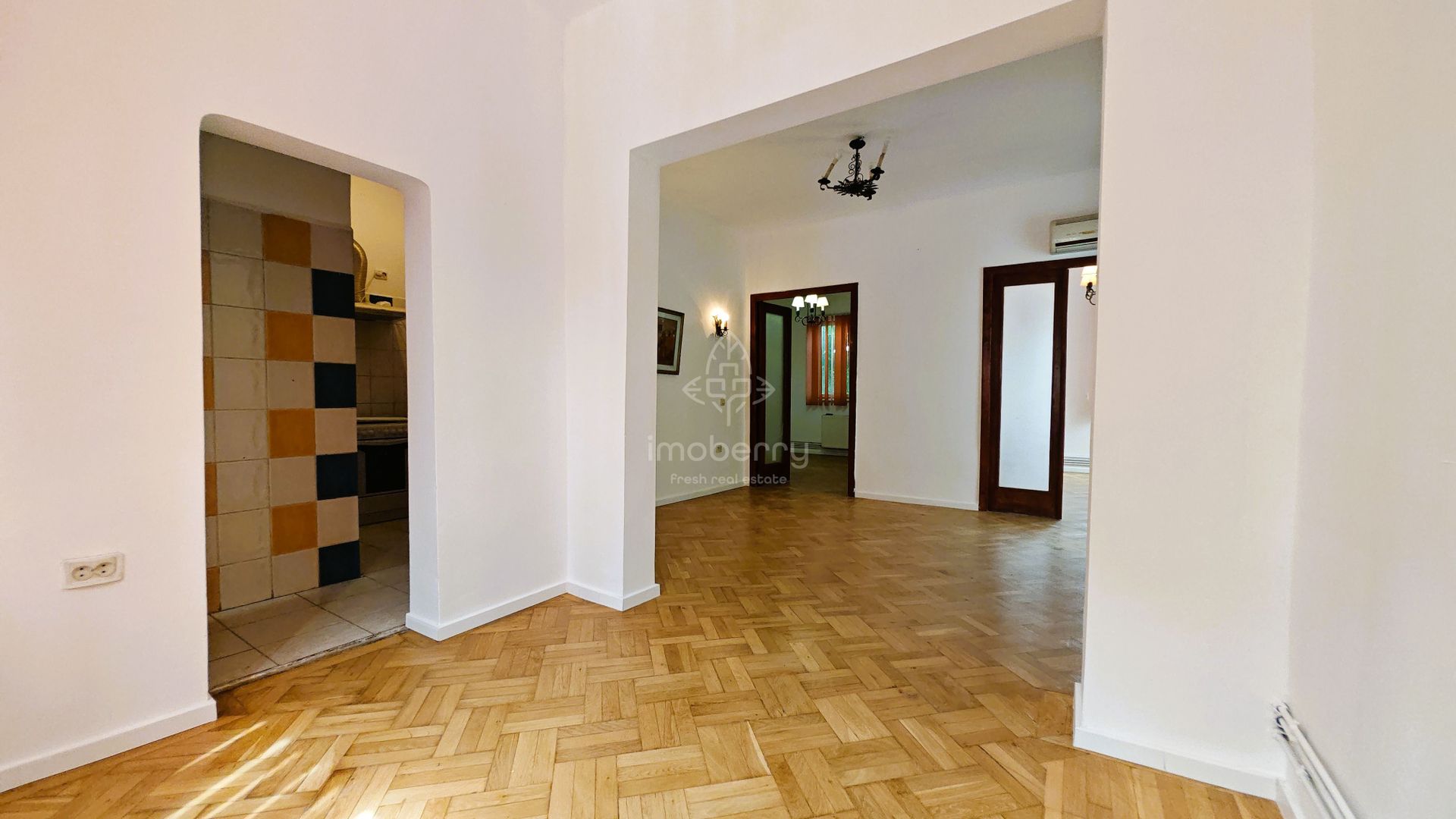 Vanzare apartament 3 camere in vila Cotroceni, langa Palatul Cotroceni - Poză 9