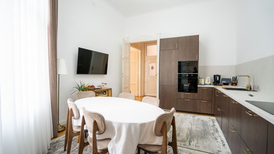 Apartament 3 camere 2 bai Ultracentral lux - Poză 4