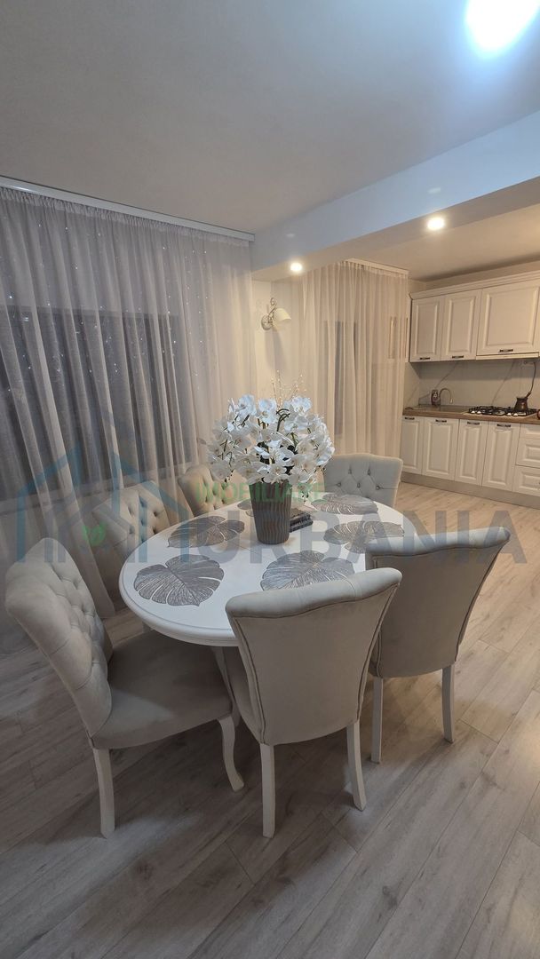 Vilă spațioasă de vânzare în sat Carlig, ideală pentru două familii - Poză 7
