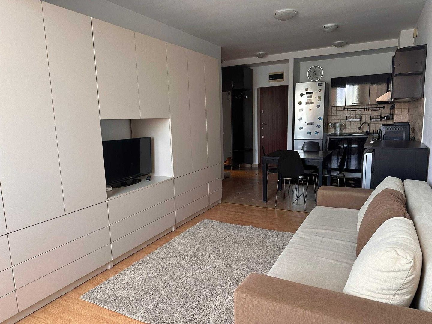 Inchiriere Apartament 2 camere- Titan complex Evo Casa Aromonia - Poză 2