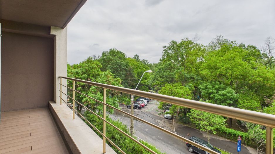 Apartament cu 4 camere pe Șoseaua Nordului - Poză 1