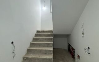 De vânzare - Casă cu 4 camere în cartier Izvor - Poză 12