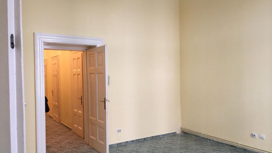 Spatiu birouri ultracentral-zona pietonala - Poză 2