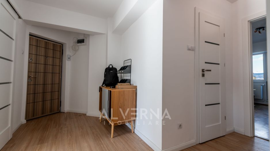 Spatiu birou 75mp + balcon | 3 camere | 2 bai | bucatarie | Cipariu - Poză 10
