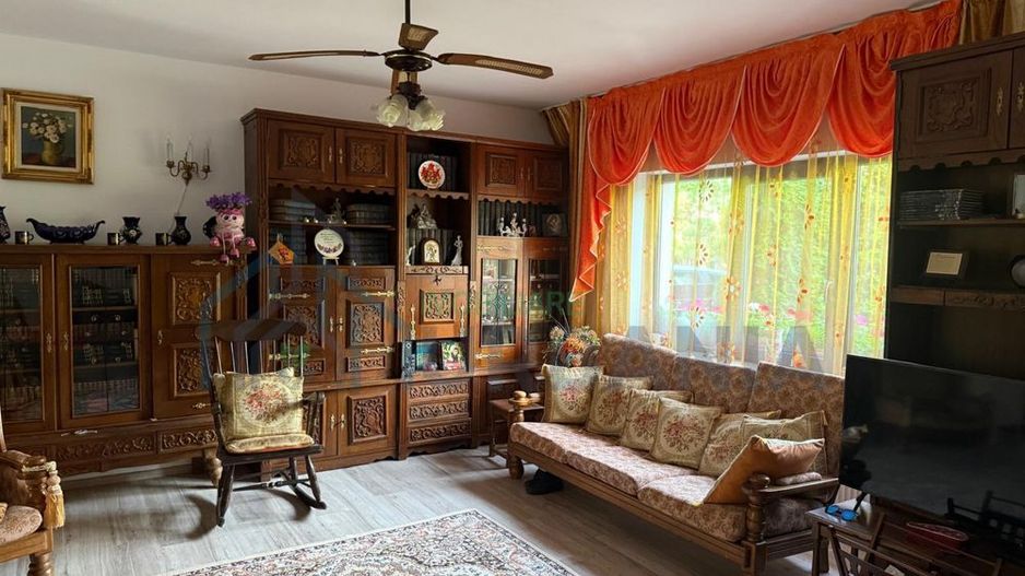 Casă 4 camere, Valea Lupului, Str. Neagoe Basarab, construcție 2014, P+E+pod, teren 213 mp, 105 mp utili + 11 mp terasă + 4 mp balcon - Poză 3