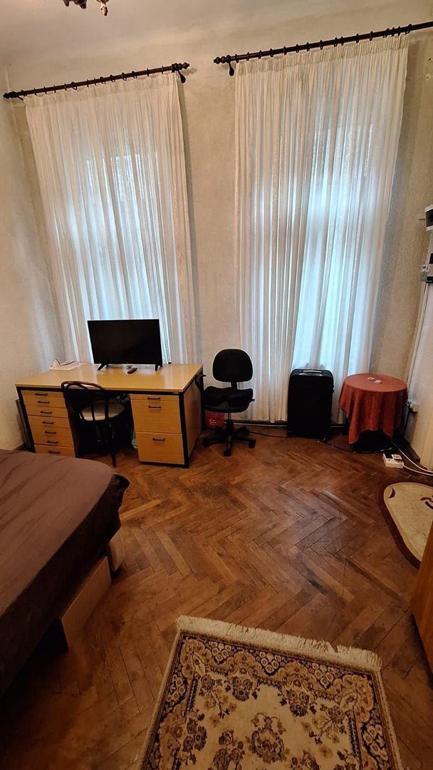 CASA - 3 camere, Parter si Etaj. Parcul Carol. - Poză 2