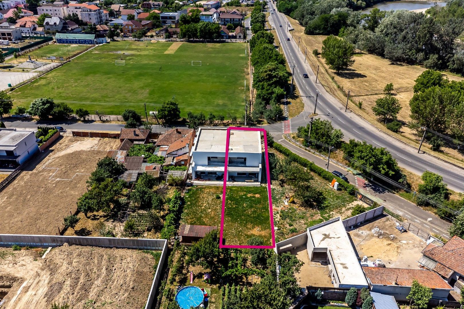 Vila spatioasa in subcetate, proprietate premium - Poză 3