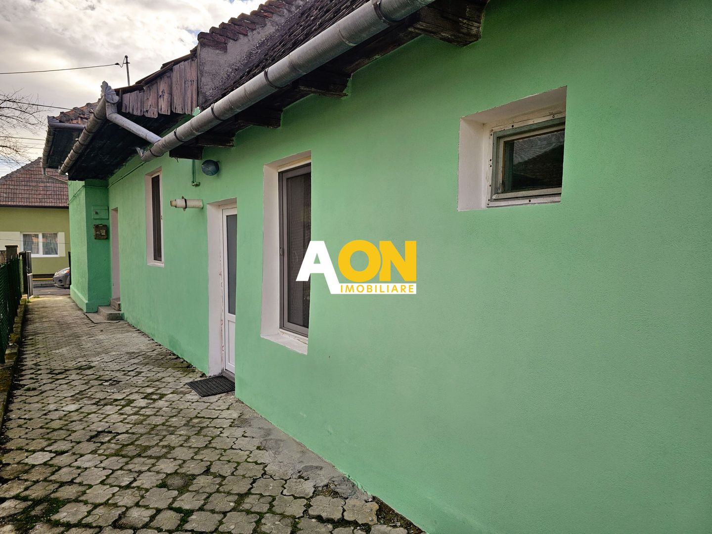 Casa 2 camere, bucatarie, baie, hol, 183 mp teren - Poză 1