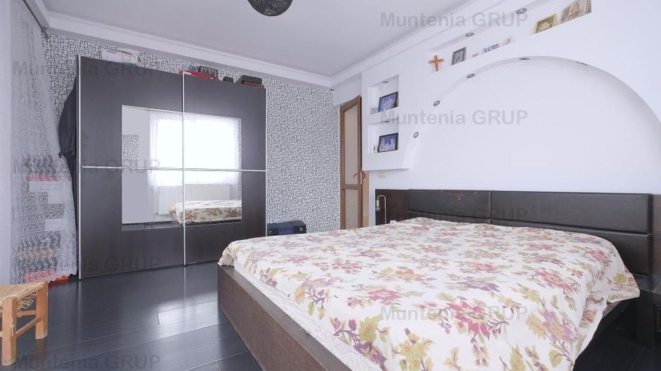 DOBROESTI - Str. Doinei, vila P+E+M, 6 camere, 3 bai cu fininsaje LUX - Poză 13