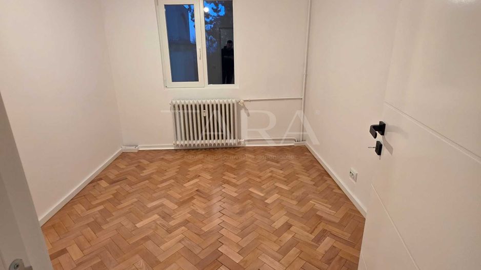 Apartament cu 3 camere, renovat complet, 67 mp,  zona Piața Hermes. - Poză 5