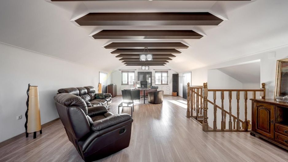 Casă modernă și spațioasă de vânzare în Bragadiru – ideală pentru familie - Poză 8