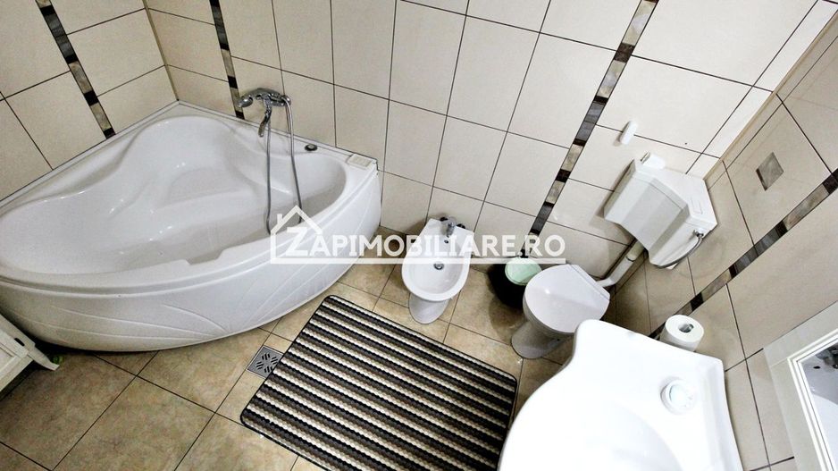 Casa 5 camere, 250 mp,3 băi,2.500mp teren,  0% comision - Poză 12
