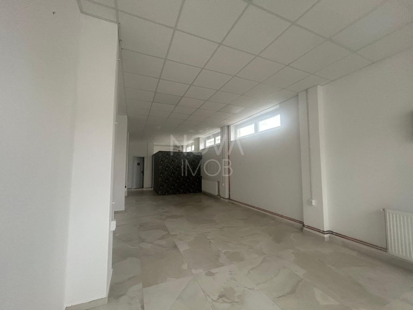 Spatiu comercial de inchiriat 120 mp - vitrina la strada - Selimbar, zona Brana - Poză 1