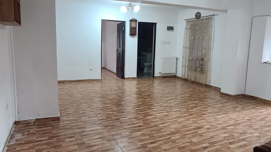 Casă de vânzare – zonă centrală, Strada Primăriei, constructie 2016 - Poză 3