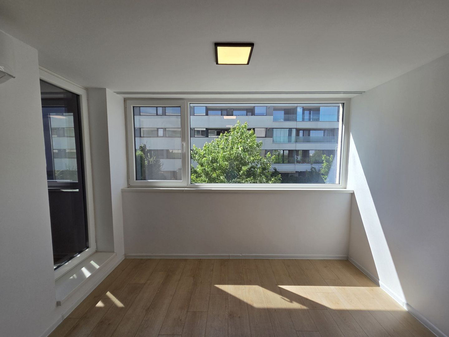 Apartament 3 camere l 81mp l 2 parcari incluse l 195.000euro - Poză 2