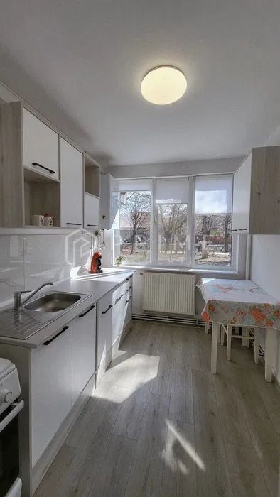 Apartament cu 3 camere, decomandat, parter, 2 balcoane- Zona Tudor - Poză 4