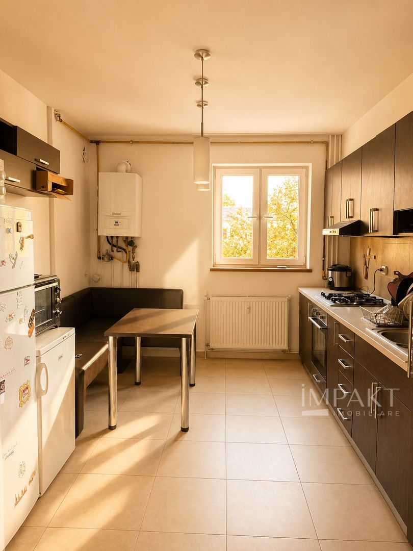 De închiriat apartment 2 camere -Republicii - UMF + parcare - Poză 3
